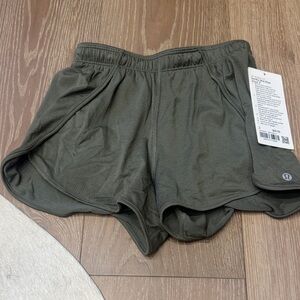 NWT lululemon athletica Swiftly Mid-Rise Short 3”